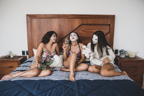 How to host a pamper night for your friends 